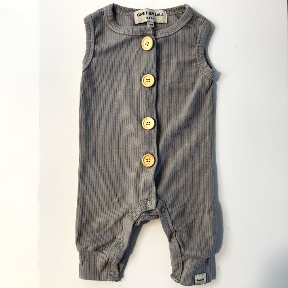 Give Them Lala Baby Gray Romper with Buttons 0-3mo